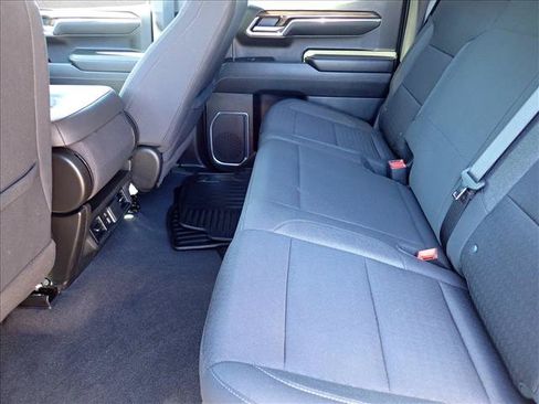 Used 2024 Chevrolet Silverado 1500 LT AWD/4WD image 8