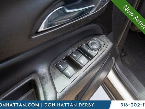 Used 2020 Chevrolet Equinox LT w/ Driver Convenience Package FWD image 17