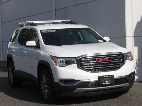 Used 2017 GMC Acadia SLT AWD/4WD image 2