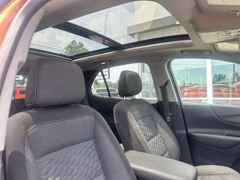 Used 2018 Chevrolet Equinox LT w/ Sun & Infotainment Package FWD image 11