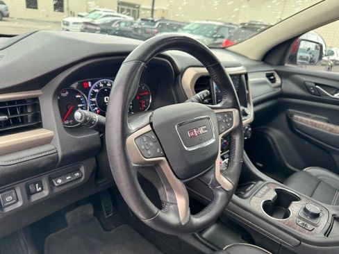 Used 2021 GMC Acadia Denali w/ Denali Technology Package FWD image 15