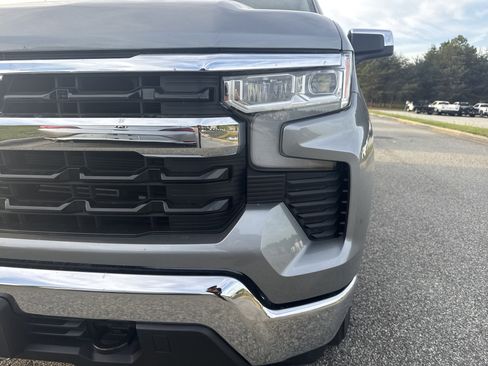 Used 2024 Chevrolet Silverado 1500 LT image 7