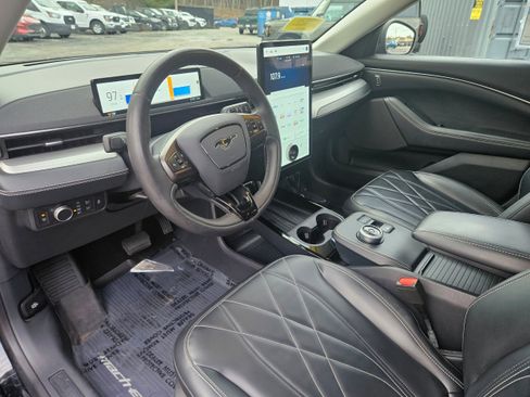 Certified 2021 Ford Mustang Mach-E Select w/ Comfort/Appearance Package image 19