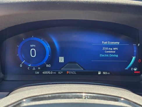 Used 2023 Ford Explorer Platinum w/ Premium Technology Package AWD/4WD image 26