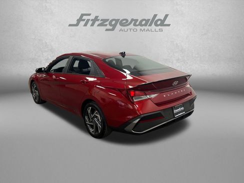 Used 2025 Hyundai Elantra Sport FWD image 3