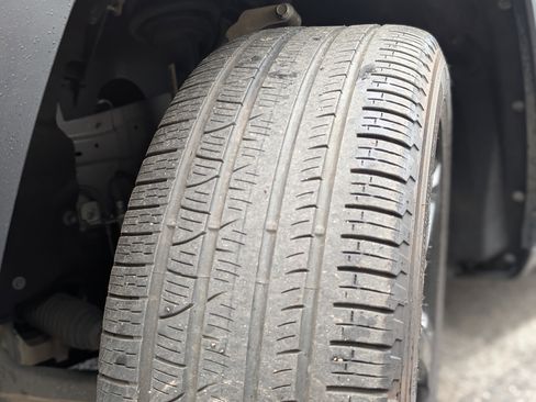 Used 2024 Jeep Grand Cherokee Limited w/ Black Appearance Package image 38