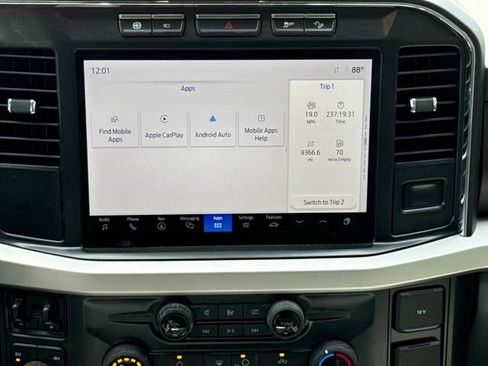 Used 2023 Ford F250 XLT w/ XLT Premium Package image 12