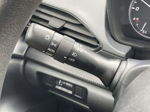 Used 2024 Subaru Crosstrek 2.0i Premium image 12