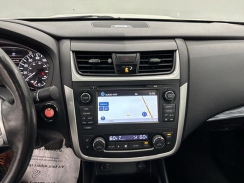 Used 2016 Nissan Altima 2.5 SL w/ 2.5 Technology w/LED Package image 19