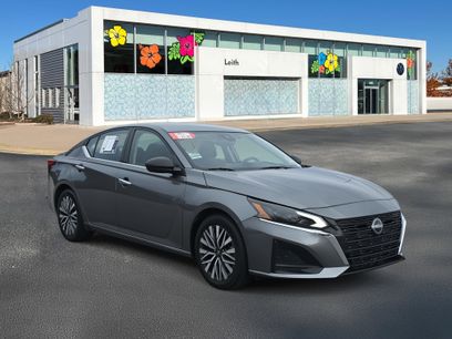 Used 2024 Nissan Altima 2.5 SV