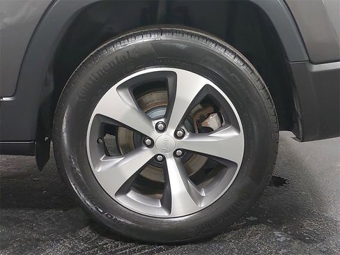 Used 2021 Jeep Cherokee Limited image 83