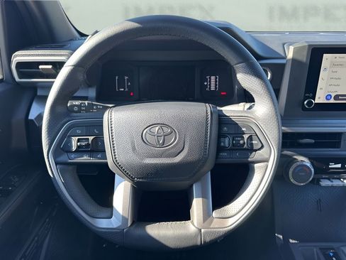 Used 2025 Toyota 4Runner SR5 image 12