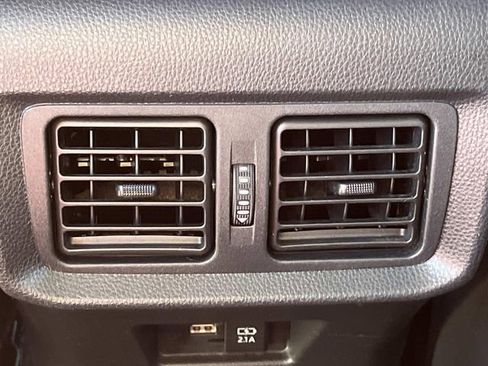 Used 2021 Toyota Venza LE image 18