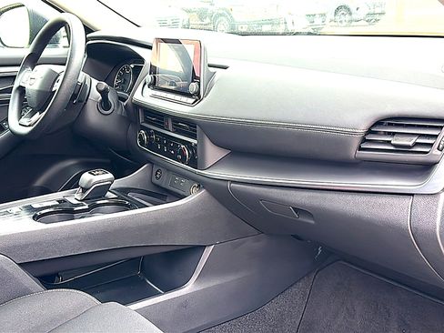 Certified 2025 Nissan Rogue S FWD image 22