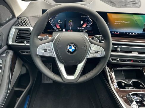 New 2026 BMW X7 xDrive40i w/ Premium Package image 15