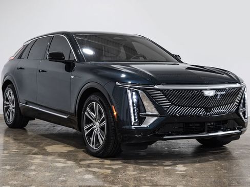 Used 2025 Cadillac Lyriq Luxury image 7