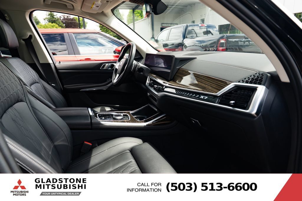 Used 2023 BMW X7 xDrive40i AWD/4WD image 29