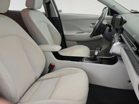 Used 2025 Hyundai Kona SEL FWD image 25