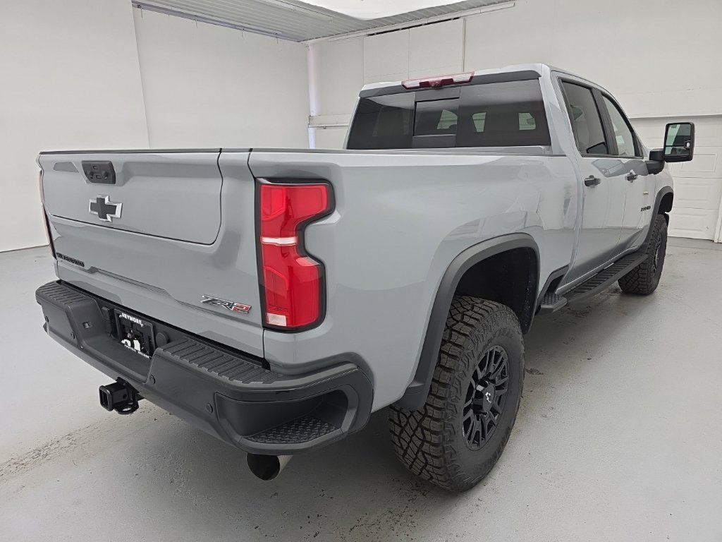 Used 2024 Chevrolet Silverado 2500 ZR2 w/ Technology Package AWD/4WD image 12