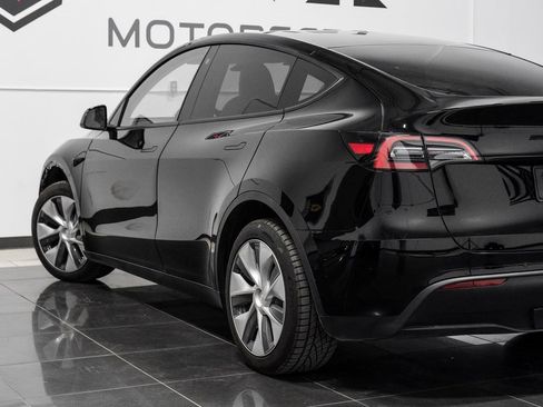 Used 2021 Tesla Model Y Long Range image 15