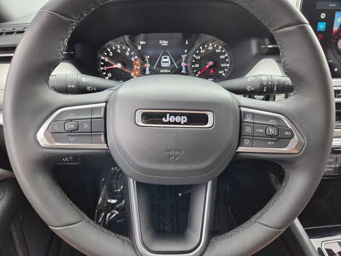 Used 2025 Jeep Compass Limited AWD/4WD image 29