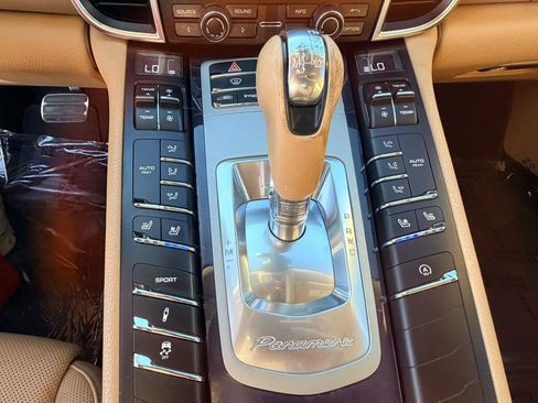 Used 2016 Porsche Panamera image 23