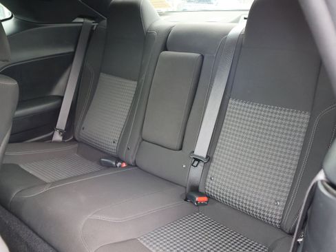 Used 2022 Dodge Challenger SXT w/ Driver Convenience Group image 12