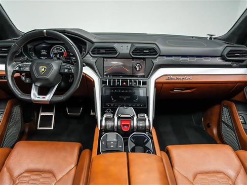 Used 2019 Lamborghini Urus image 21