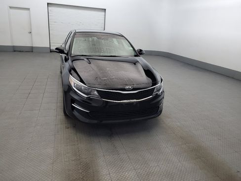 Used 2018 Kia Optima LX w/ 17" Alloy Wheels Package FWD image 14