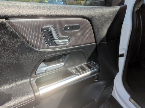 Used 2021 Mercedes-Benz GLA 250 4MATIC image 12