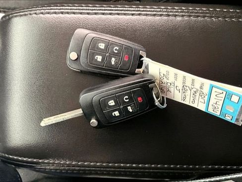 Used 2017 Chevrolet Equinox LT w/ Convenience Package image 37