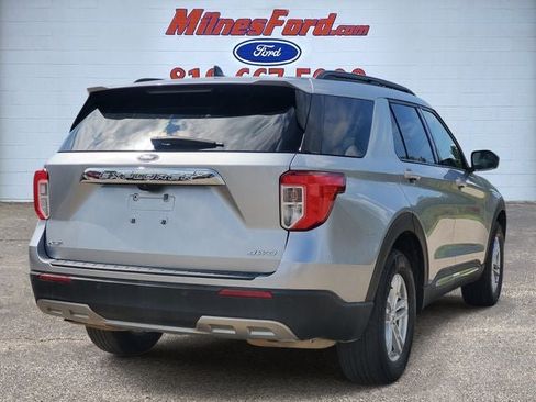 Used 2022 Ford Explorer XLT w/ Equipment Group 202A AWD/4WD image 3
