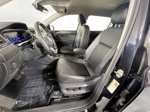 Used 2022 Volkswagen Tiguan SE AWD/4WD image 18