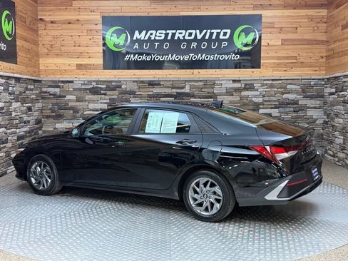 Used 2024 Hyundai Elantra SEL FWD image 11
