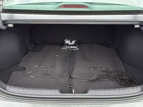 Used 2025 Hyundai Elantra SE image 25