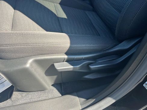 Used 2025 Chevrolet Equinox LT image 19