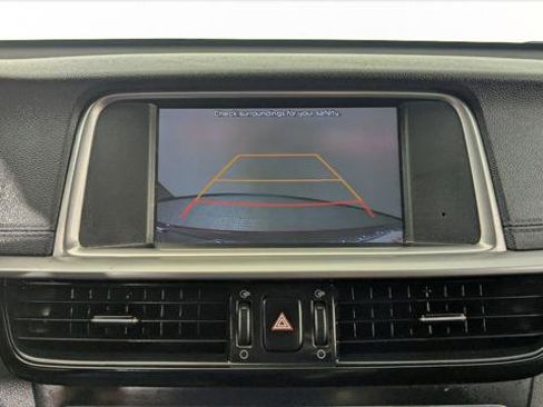 Used 2019 Kia Optima LX image 30