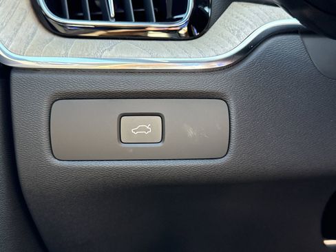 New 2026 Volvo XC60 B5 Core image 19