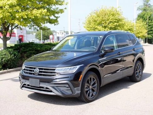 Used 2023 Volkswagen Tiguan SE AWD/4WD image 6
