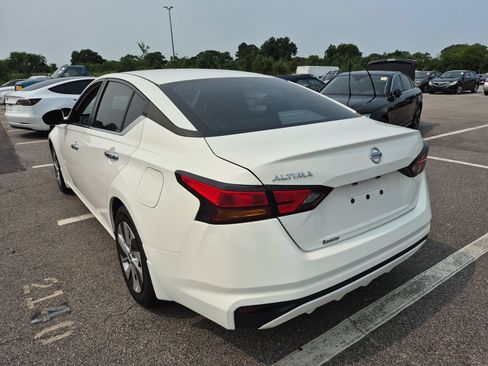 Used 2021 Nissan Altima 2.5 S w/ Driver Assist Package FWD image 2