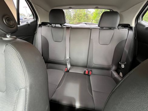 Used 2025 Buick Encore GX Preferred AWD/4WD image 39