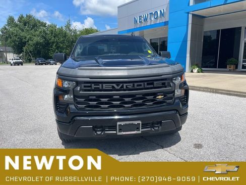 Used 2023 Chevrolet Silverado 1500 Custom AWD/4WD image 3
