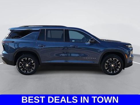 New 2026 Chevrolet Traverse LT FWD image 2