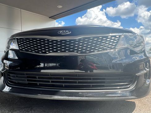 Used 2016 Kia Optima EX w/ Premium Package image 3