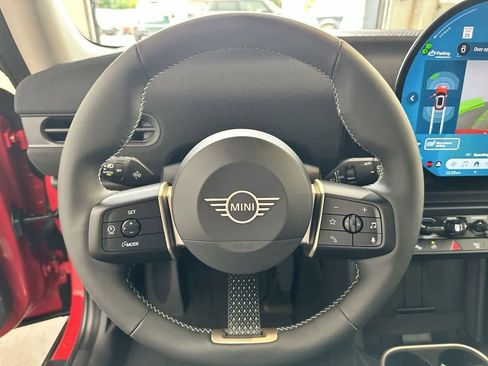 Certified 2025 MINI Cooper 2-Door Hardtop image 15