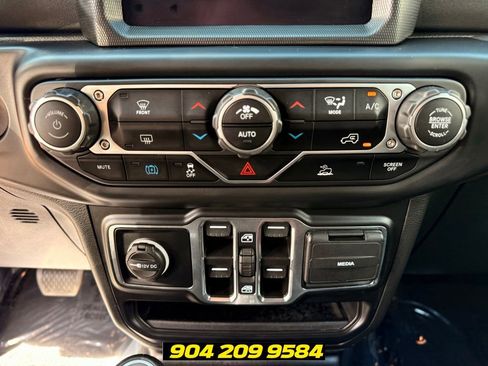 Used 2023 Jeep Wrangler Unlimited Sahara w/ Cold Weather Group AWD/4WD image 18