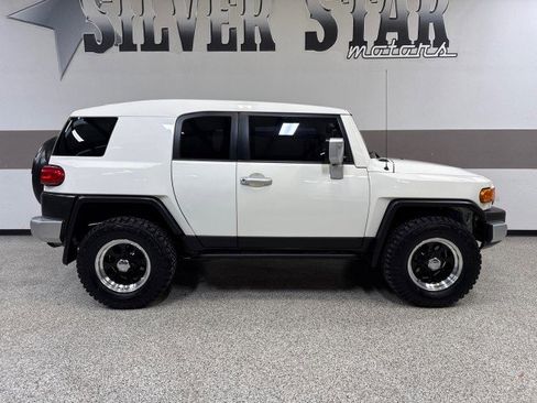 Used 2010 Toyota FJ Cruiser 4WD image 43