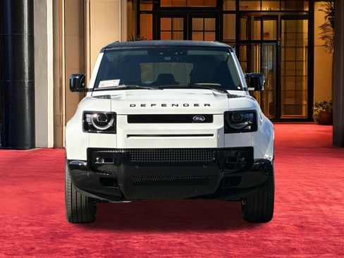 New 2026 Land Rover Defender 110 X-Dynamic SE image 7