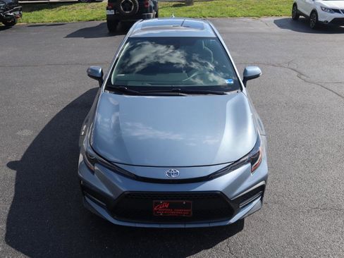 Used 2020 Toyota Corolla SE w/ SE Premium Package FWD image 4