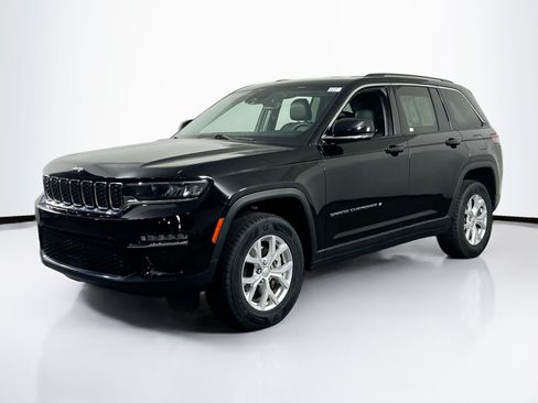 Used 2023 Jeep Grand Cherokee Limited AWD/4WD image 1